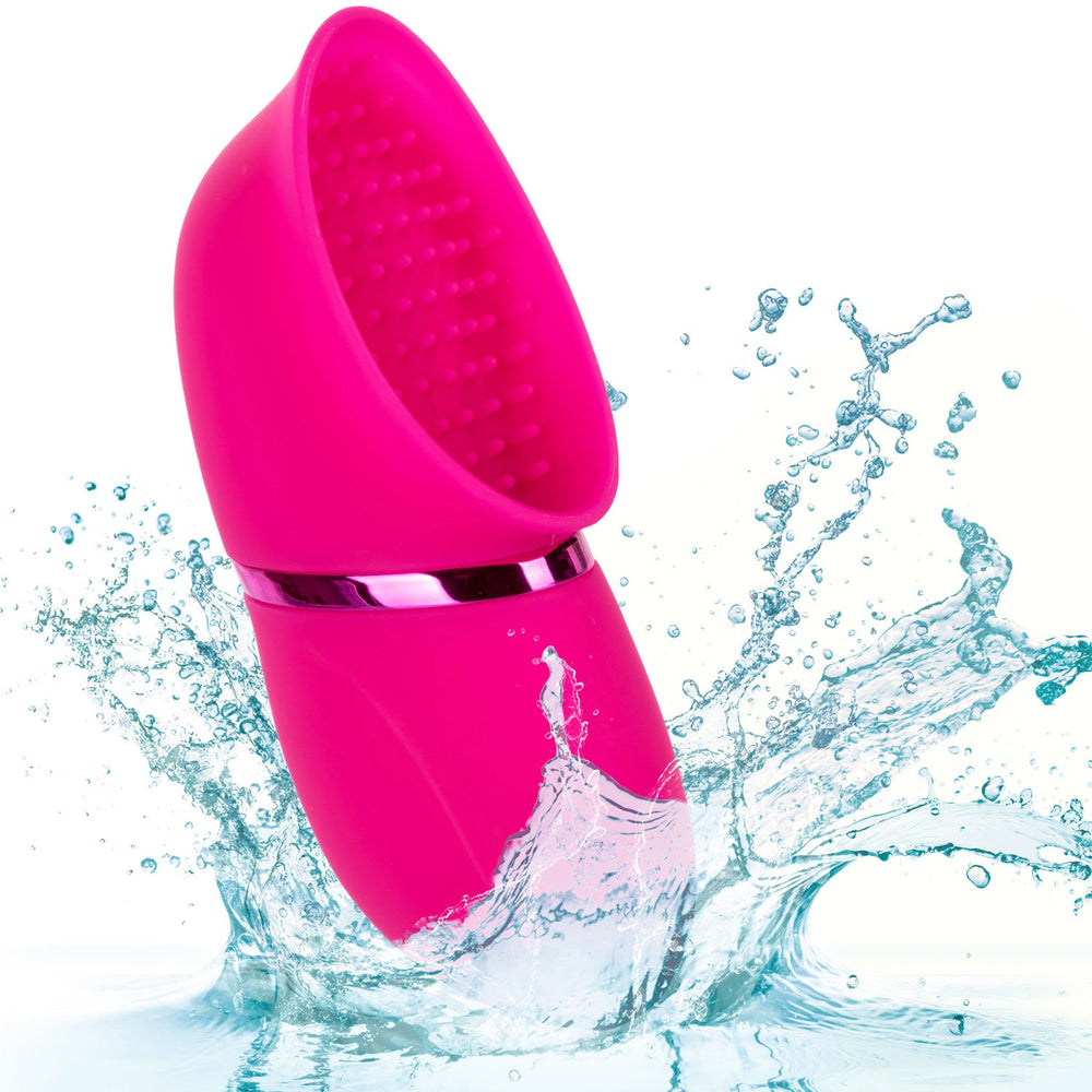 Full Coverage Clit Sucking & Vibrating Pump - Smooth Silicone! - 